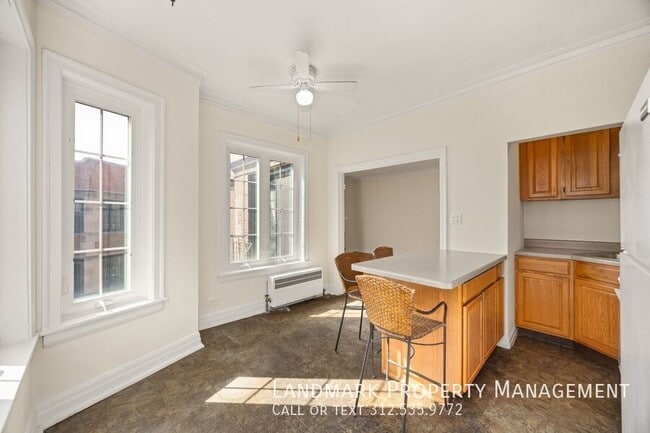 Foto del edificio - 5464 S Cornell Ave
