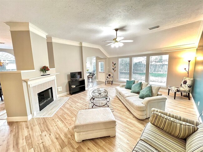 Building Photo - 21106 Rushing Creek Ln