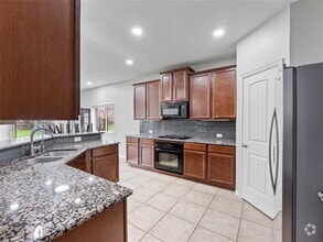 Building Photo - 2308 Fountain Gate Dr