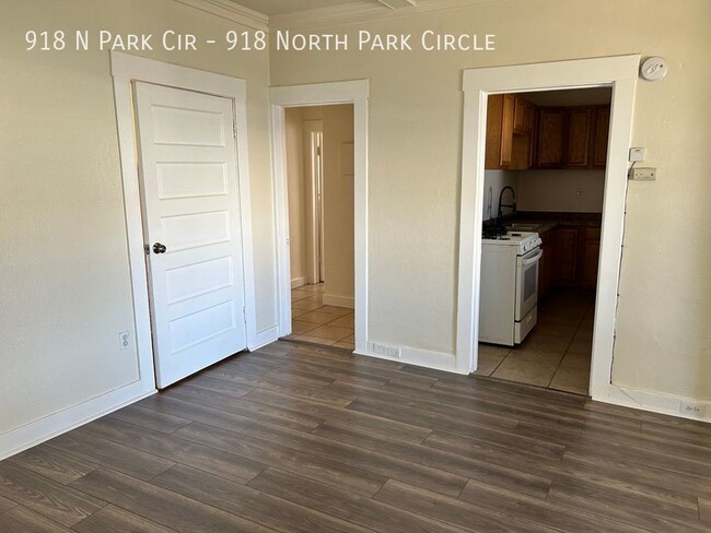 Foto del edificio - Brand new flooring freshly painted 1b1b fo...