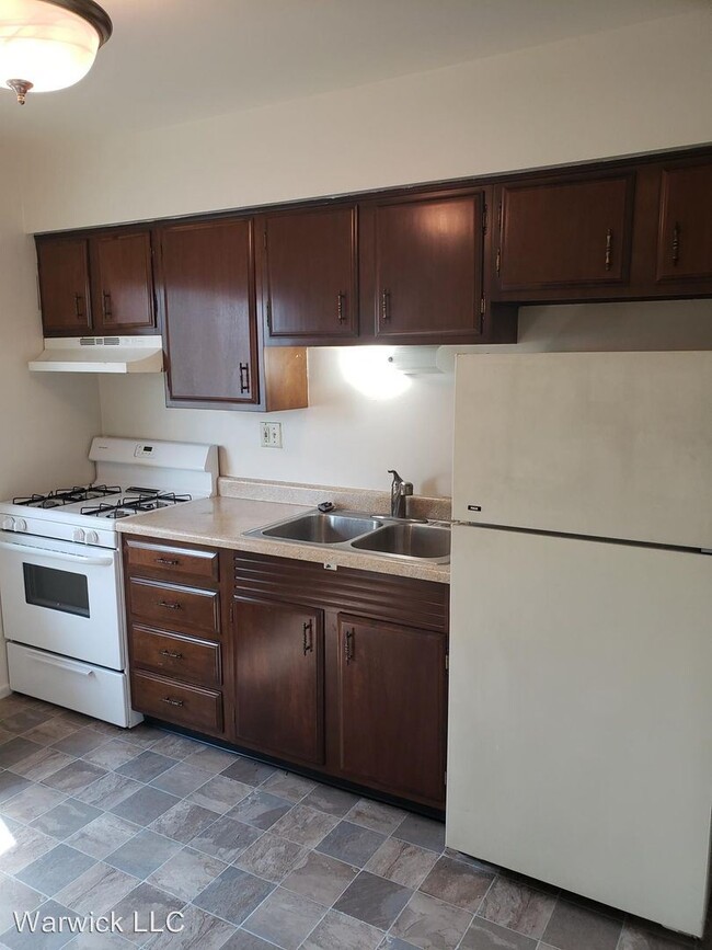 Foto del edificio - 323 W Walnut St