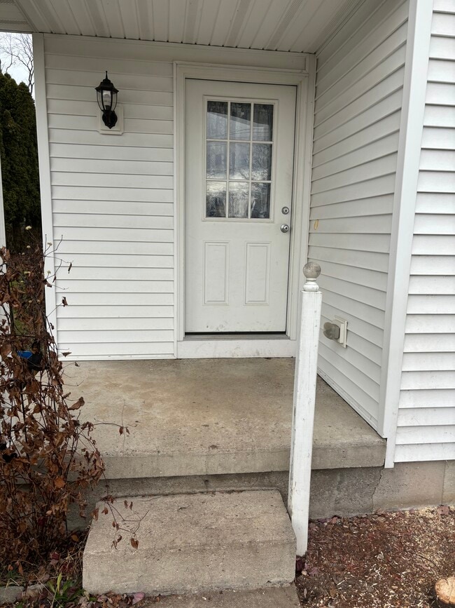 front door - 102 River St