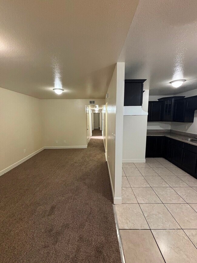 Foto del edificio - 705 E 52nd Pl