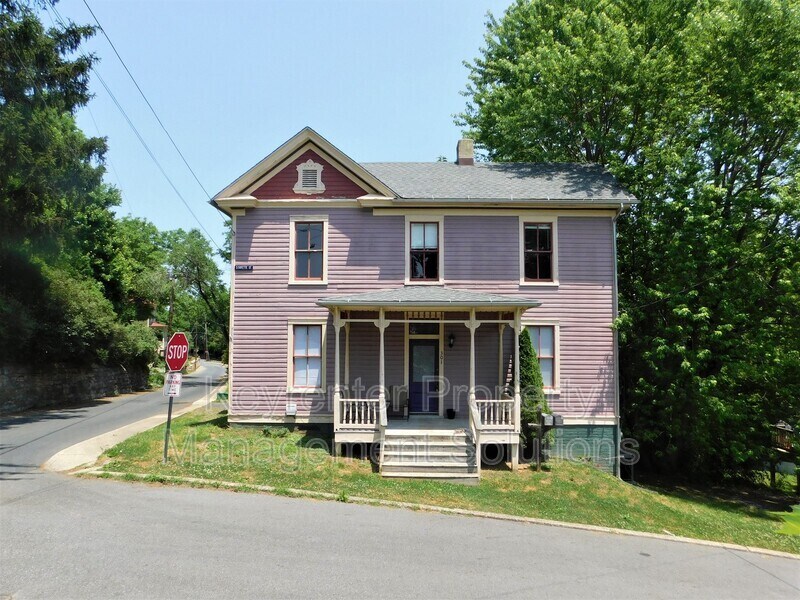 Primary Photo - 301 Fayette St