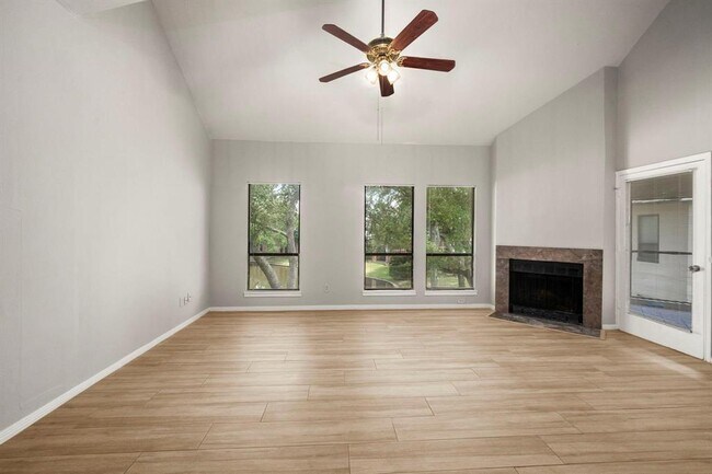 Foto del edificio - 4144 Greystone Way