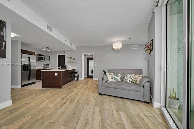 Foto del edificio - 1900 N Bayshore Dr