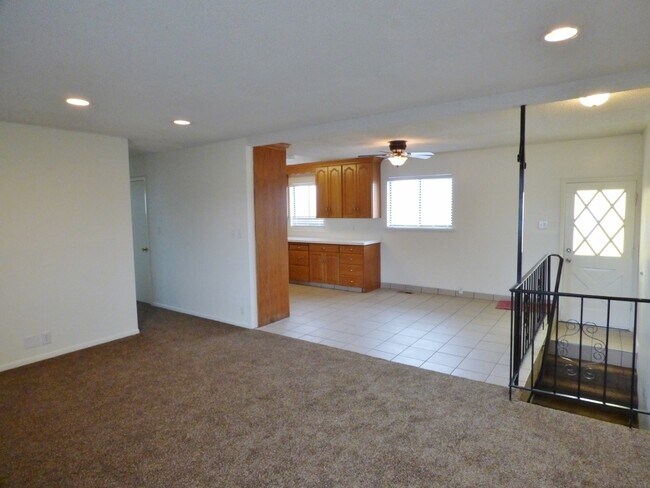 Foto del edificio - Remodeled 4 Bd Home with 23'x35' Heated Wo...