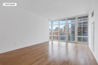 Building Photo - 555 W 59th St