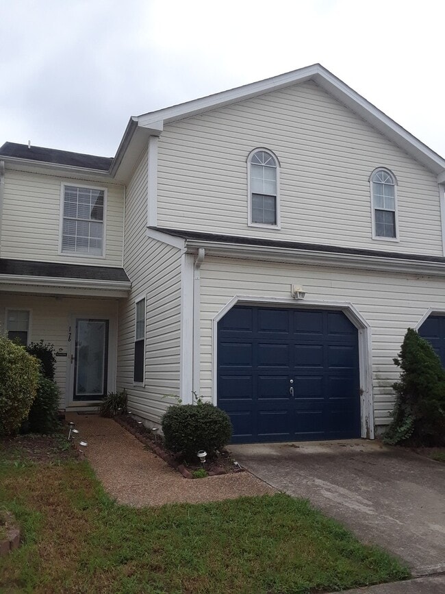 Building Photo - 176 Squire Reach