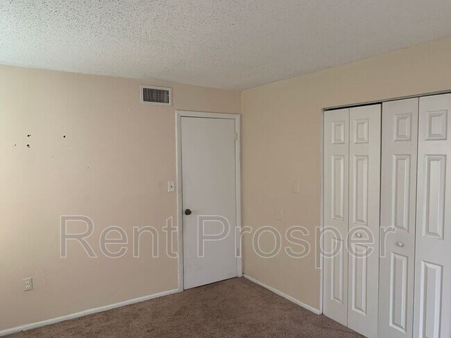 Foto del edificio - 7646 Forest City Rd