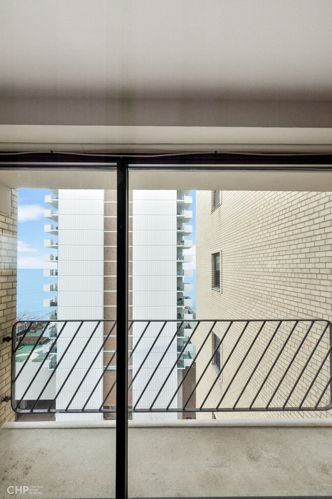 Foto del edificio - 6030 N Sheridan Rd