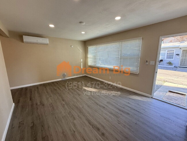 Foto del edificio - 1365 Stillman Ave