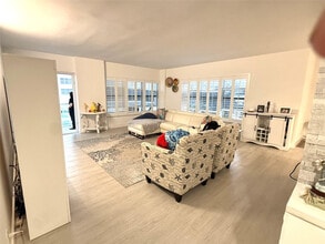 Building Photo - 3550 Galt Ocean Dr