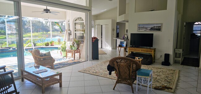 Foto del edificio - 1152 Deardon Dr