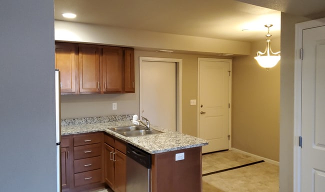 Foto del edificio - Newer 2BR/2.5BA in Englewood Townhouse wit...