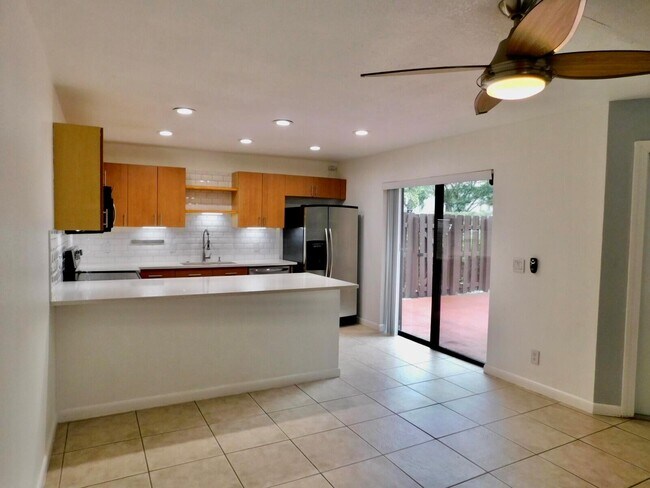 Foto del edificio - 4155 Turnberry Cir