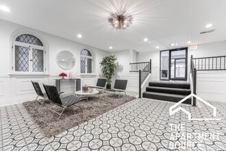 Building Photo - 940 W Winona St