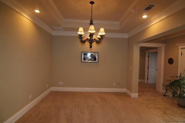 Building Photo - 11004 Genoa Ave