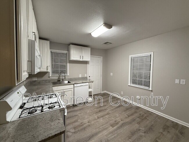 Foto del edificio - 203 W Knoxville St