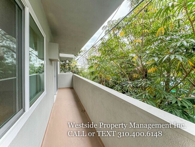 Foto del edificio - 645 Westmount Dr