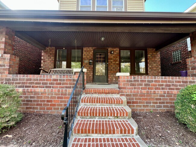 Foto del edificio - 6114 Columbia Ave