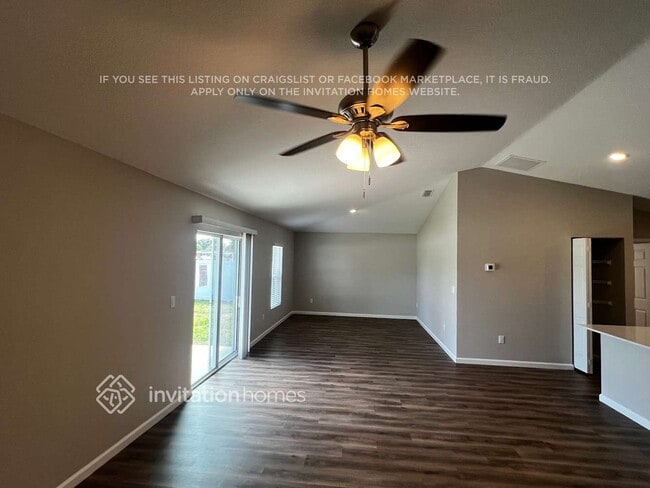 Foto del edificio - 739 SW Goodrich St