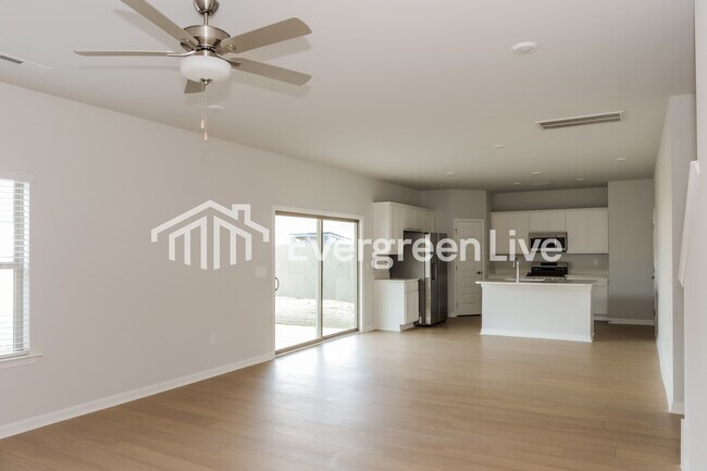 Foto del edificio - 28599 Halford Dr