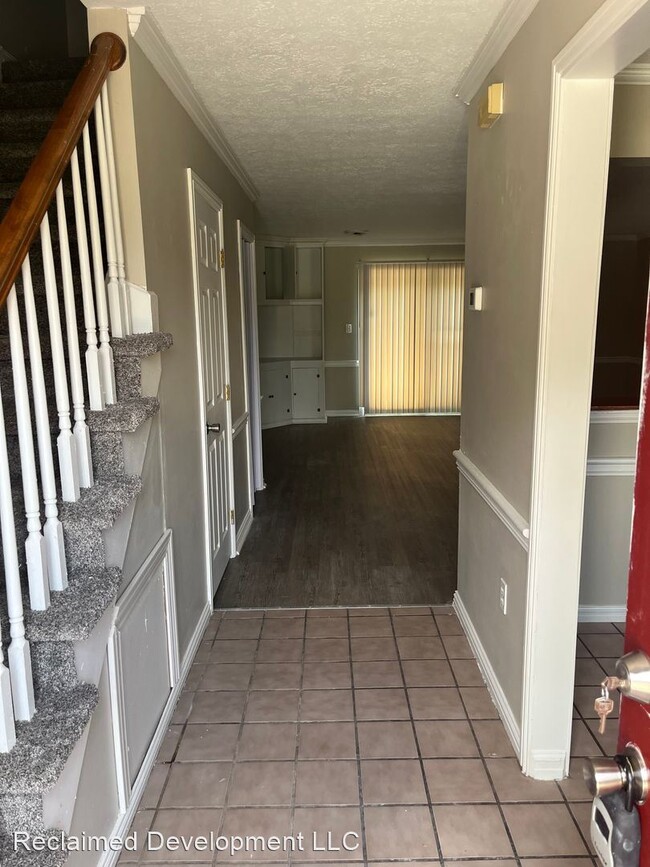 Building Photo - 2 br, 1.5 bath House - 408 Bainbridge Cour...