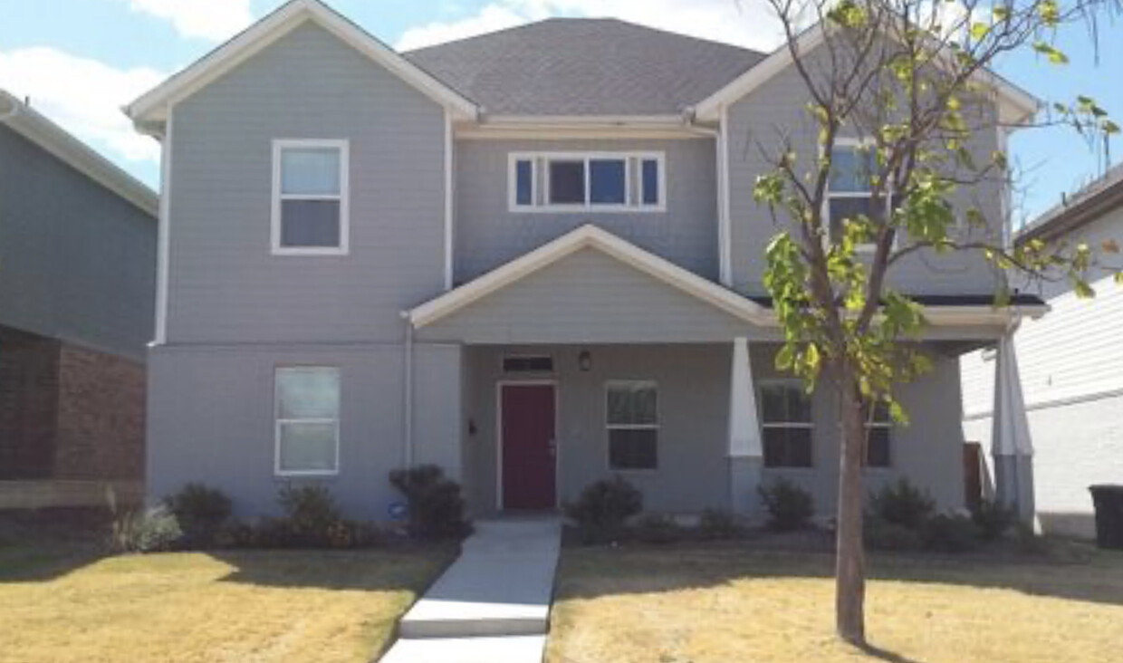 Primary Photo - 3140 Sandage Ave