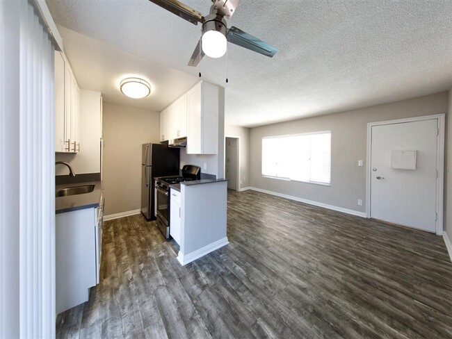 Building Photo - 3730 Dufresne Court