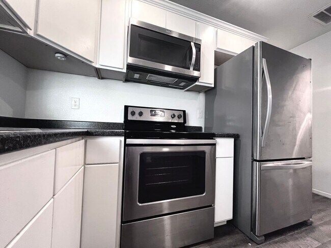 Foto del edificio - 1808-1810 Gold Ave SE