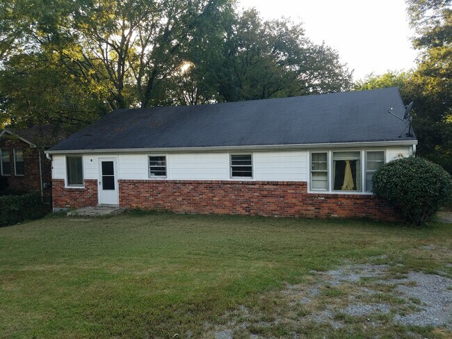 Building Photo - 2740 Jones Ave