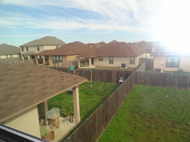 Building Photo - Beautiful Home in Pflugerville