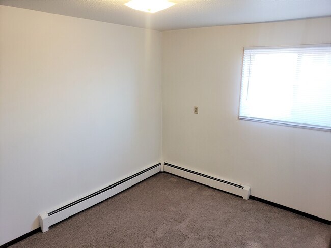 Bedroom - 909 12th Ave NE