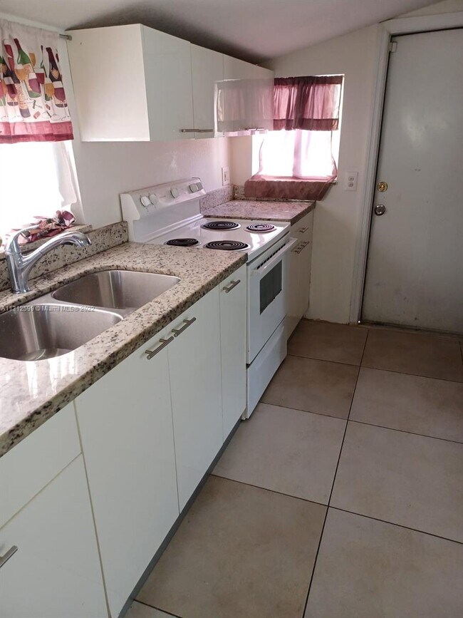 3378 NW 17th Ct photo'