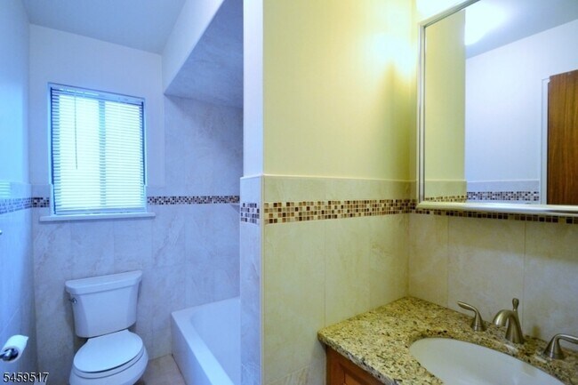Foto del edificio - 121 Grove St