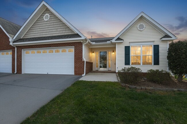 Building Photo - Nice and clean townhome in Colfax