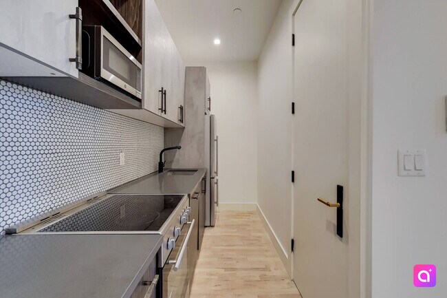 Building Photo - 181 Troutman St