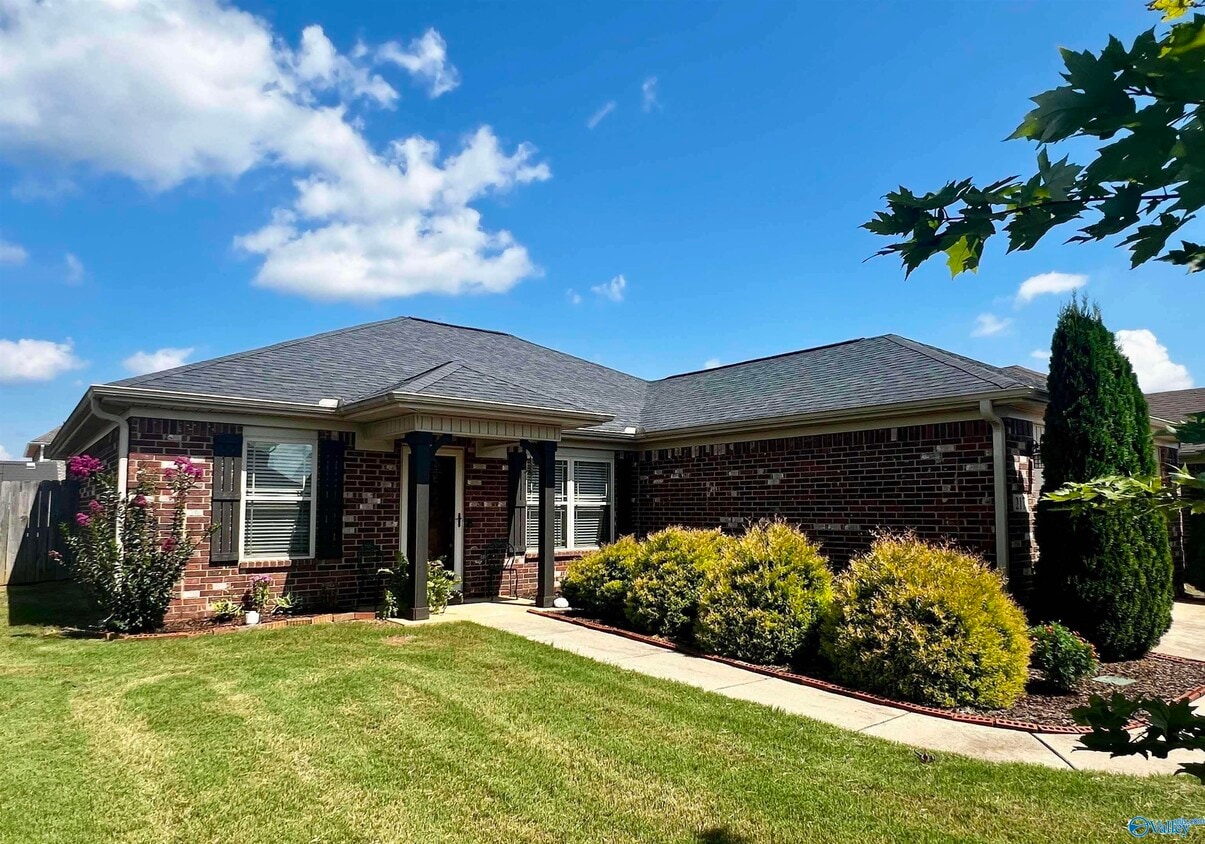 Foto principal - 217 Wilcot Rd
