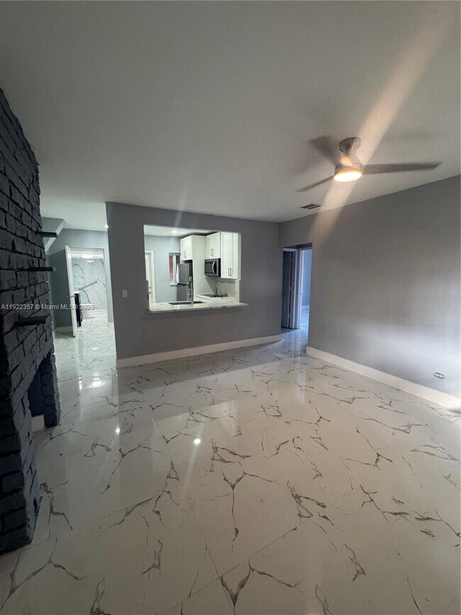 Foto del edificio - 1171 NE 161st Terrace