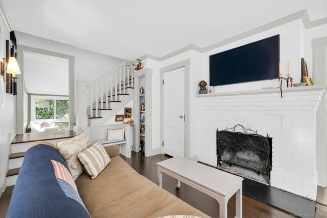 Building Photo - 53 Noroton Ave