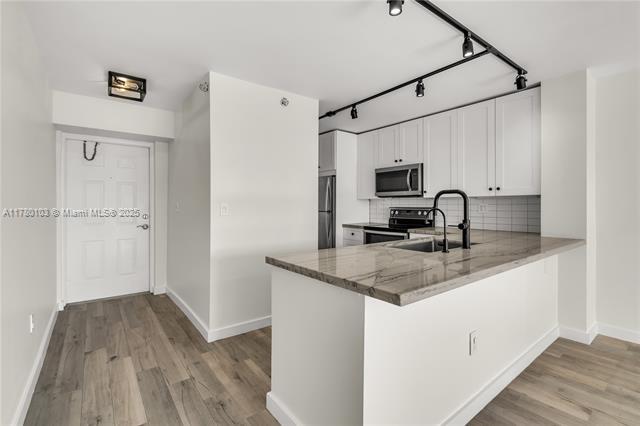 Foto del edificio - 1401 Bay Rd