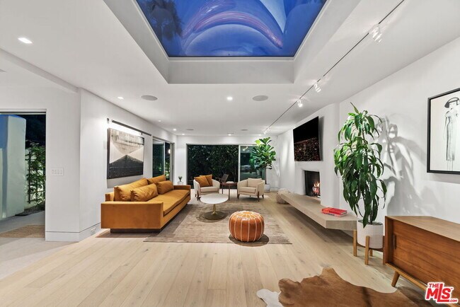 Foto del edificio - 9451 Hidden Valley Pl