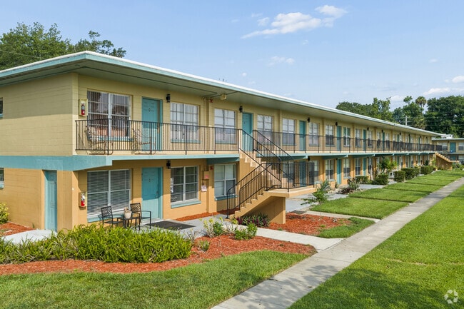 Building Exterior - Park Apartments