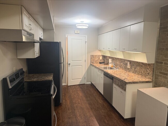 Foto del edificio - 26415 Center Ridge Rd