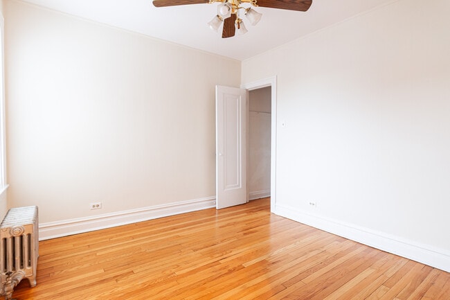 Foto del edificio - 1913 W Larchmont Ave