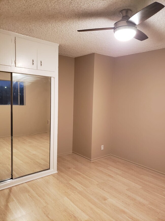 Dormitorio 1 - 2711 S Redondo Blvd