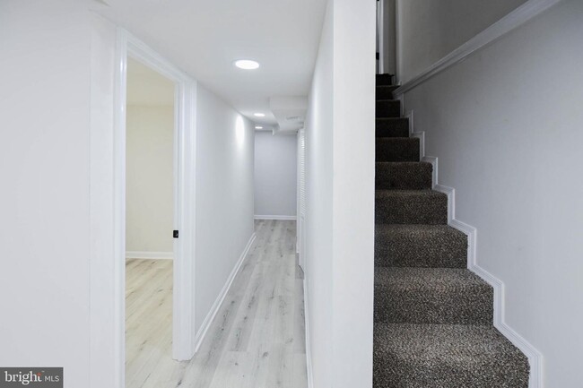 Building Photo - 204 53rd St NE