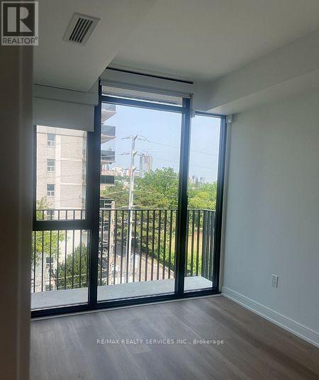 Building Photo - 3009-3009 Novar Rd