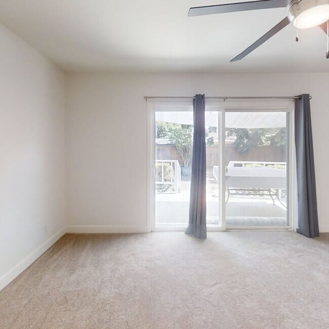 Building Photo - Spacious 3-Bed/2-bathroom – Bonus Rooms!